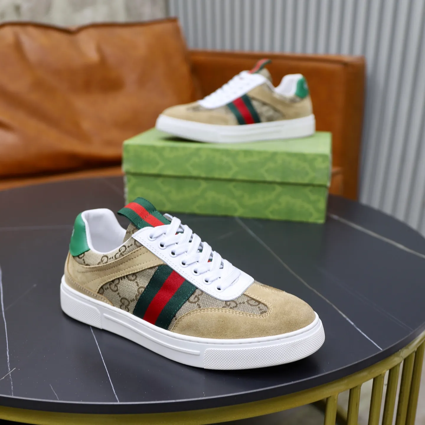 Ex-factory price: 440💰🙅‍♂️🙅‍♂️🙅‍♂️ Brand: GUCCI Standard code: 38-44 (45 customized) Grade: Same as the official website Material: Original material splicing Comfortable and breathable lining Lightweight and wear-resistant sports outsole Style category: Men's fashionable casual shoes Running sneakers Distinguished luxury brand elements Top luxury Color: actual picture color